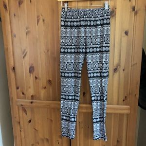 New Kathy leggings OS/M never worn